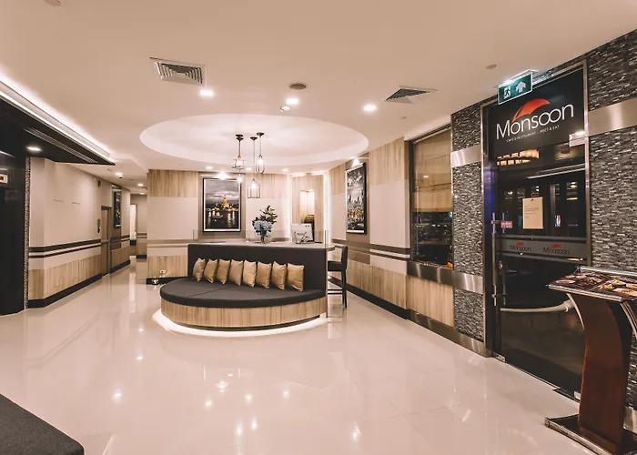Adelphi Hotel