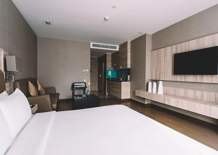 Adelphi Hotel