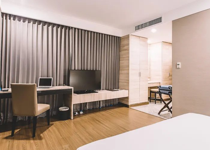 Hotel Adelphi Bangkok