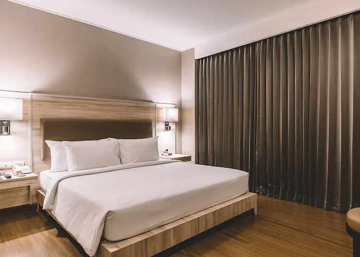 Adelphi 4*