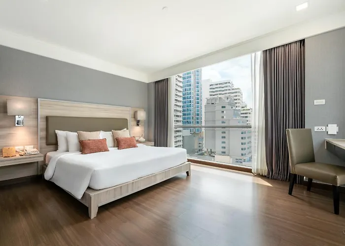 Adelphi 4*